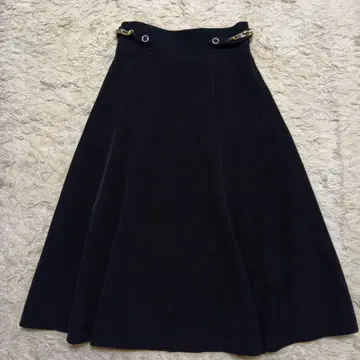 프로포션 체인탭 플레어 스커트