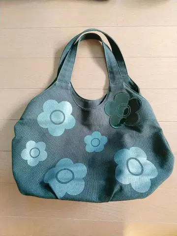 마리콴트 데이지 패턴 토트백