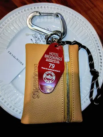 FRAMeWORK 지퍼 파우치 카라비너 포함