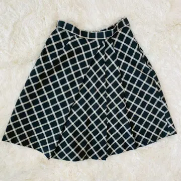 스트로베리 필드 플레어 스커트 턱 체크 그레이