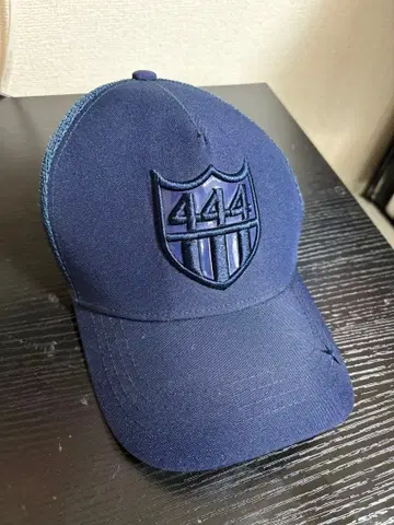 요시노리 코타케 쉴드 로고 캡 444