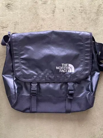 THE NORTH FACE 메신저 백 블랙