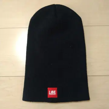 LIBE BRAND UNIVS. 블랙 니트 모자