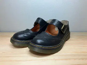 블랙 가죽 스트랩 슈즈