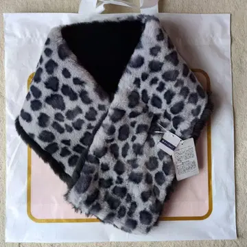 [ 미사용품 ] 새상품급 엠즈 그레이시 머플러