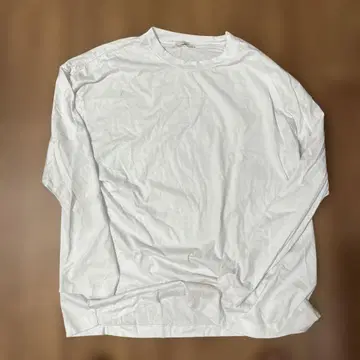 ATON 화이트 긴팔 티셔츠