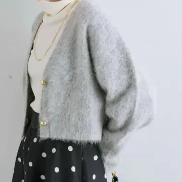 라부티크봉봉 퐁퐁버튼 헤어리 니트 가디건