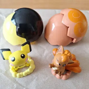 포켓몬 피규어 가챠가챠 (피츄와 로콘)