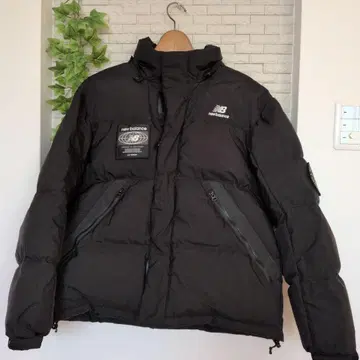 새상품급 new balance ALL TERRAIN 다운 자켓 블랙