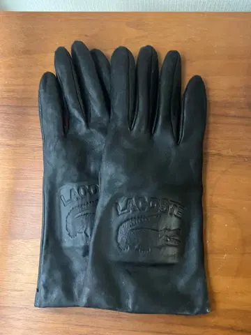 라코스테 크록 엠보싱 가죽 장갑 블랙