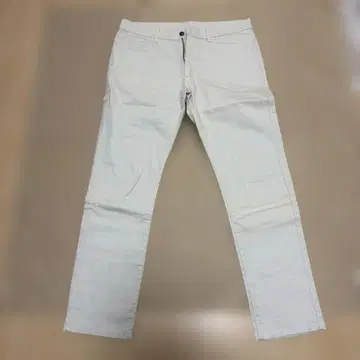 유니클로 화이트 스트레이트 레그 데님 팬츠