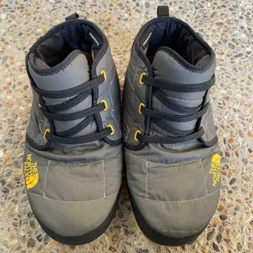 THE NORTH FACE 눕시 처카 부츠