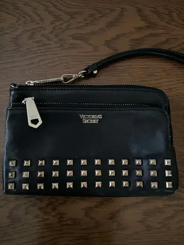 빅토리아 시크릿 스터드 장식 클러치백 파우치