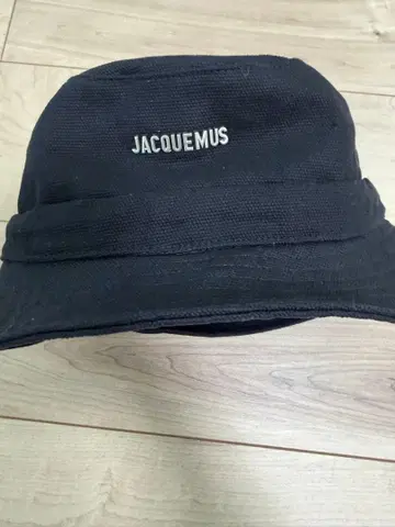JACQUEMUS 블랙 버킷햇