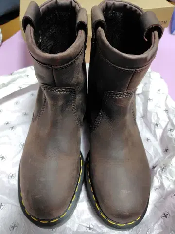 브라운 숏부츠 바운싱 밑창