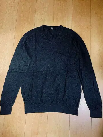 UNIQLO 캐시미어 100% V넥 스웨터 다크 그레이 L