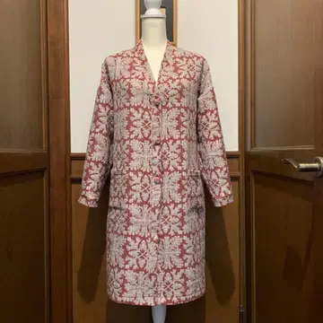 크림슨과 라이트 그레이 플라켓이 달린 튜닉 (핸드메이드)