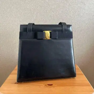 페라가모 숄더백 블랙