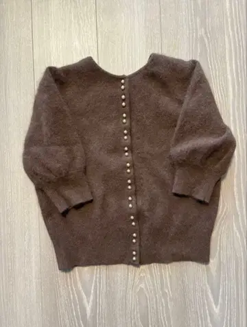 스나이델 브라운 오부 소매 가디건 펄 버튼