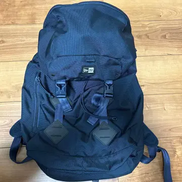 NEWERA 네이비 백팩