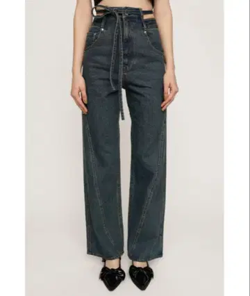 컷 오프 허리 스트레이트 팬츠