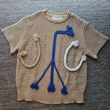 AKIRANAKA 베이지 로프 니트탑 사이즈 2 풀오버