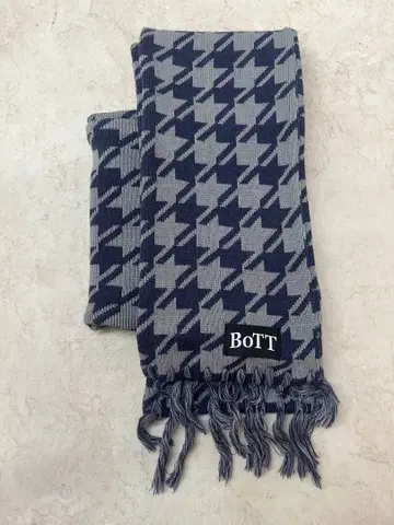 BOTT HOUNDSTOOTH HOODED SCARF
