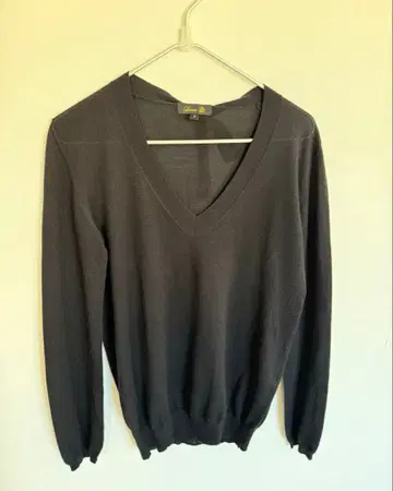 드로어 V넥 백리본 니트