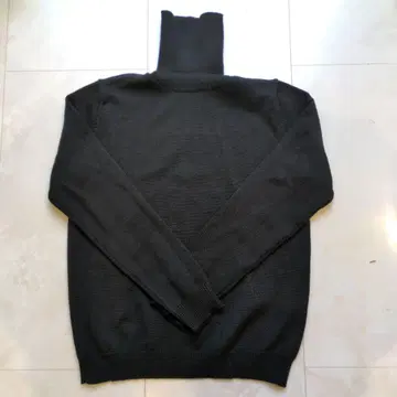 미사용 새상품 블랙 심플 터틀넥 48