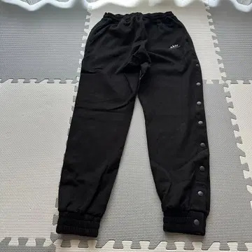 AKTR 트레이닝 팬츠 버튼 포함