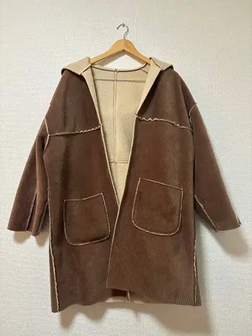 프릭스스토어 코듀로이 보아 코트 브라운 후드 부착