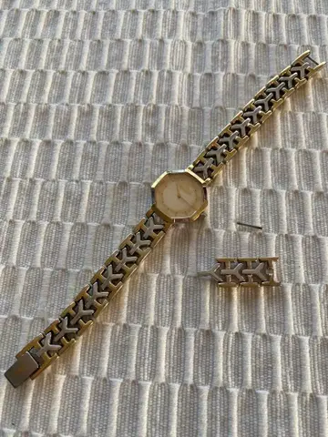 골드 팔각형 다이얼 팔찌 시계