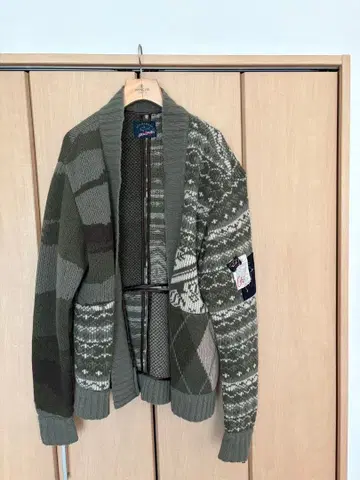 올리브 그린 패턴 니트 가디건 그렉 로렌