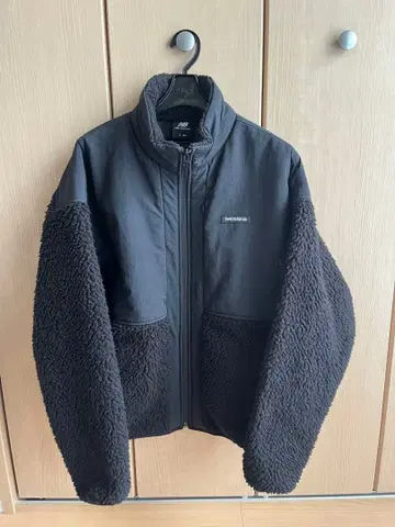뉴발란스 플리스 자켓 블랙