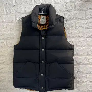 SIERRA DESIGNS 블랙 다운 베스트 레오파드 무늬 안쪽
