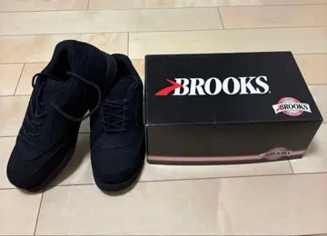새상품 미사용품 BROOKS 블랙 스니커즈