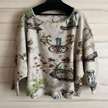 꽃무늬 돌먼 슬리브 니트탑