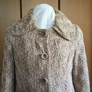 전체 레이스풍 핑크 베이지 코트 무릎 위 길이