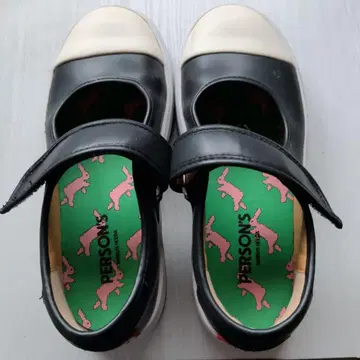 PERSON'S 블랙 스트랩 스니커즈