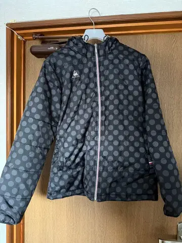 [ le coq sportif ] 도트 무늬 후드 부착 자켓
