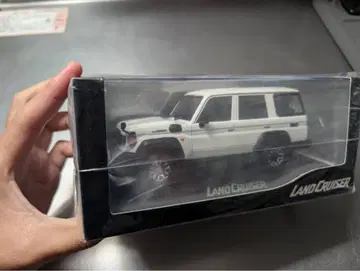 공식 랜드크루저70 1/30 미니카 화이트