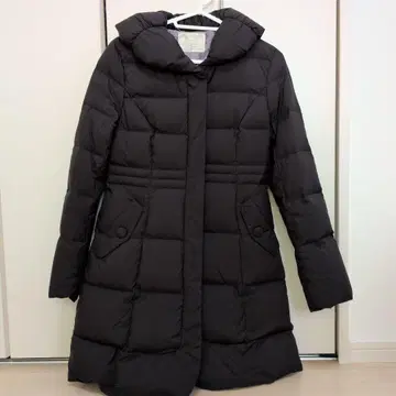 Feroux 후드 부착 블랙 다운 자켓