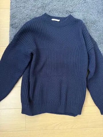 YASHIKI 네이비 니트 스웨터