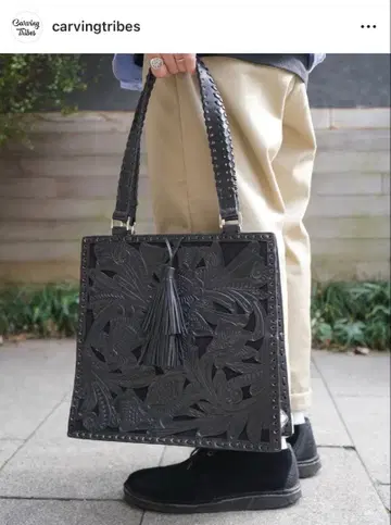 카빙 트라이브스 그레이스 콘티넨탈 컷워크 토트백