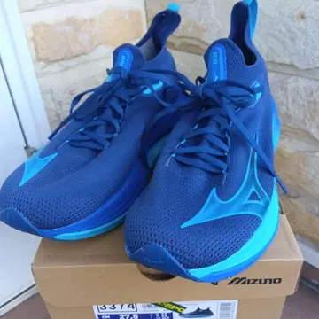 미즈노 네오 비스타 러닝화 27.5cm