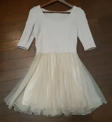 snidel 베이지 볼륨 샤샤 스커트 도리 걸리시