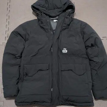 CHUMS 후드 부착 블랙 다운 자켓