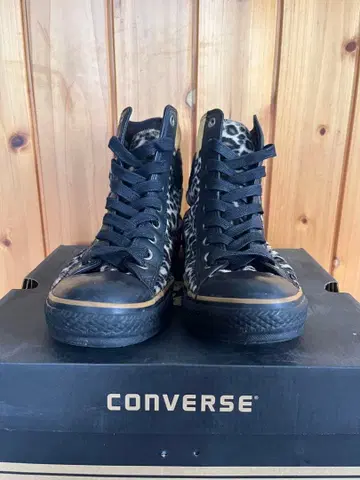 CONVERSE 레오파드 무늬 하이컷 스니커즈