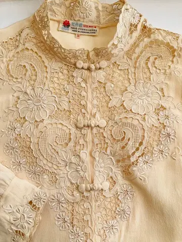 앤티크 스와토 자수 실크 긴팔 블라우스 크림색