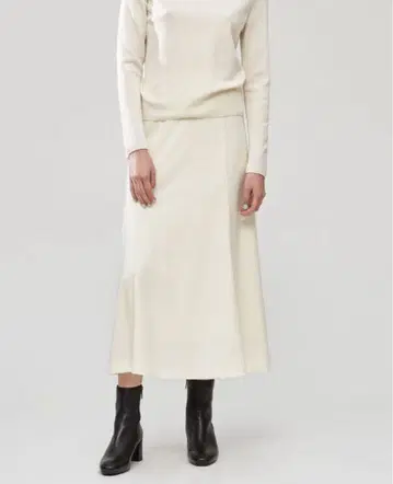 투모로우랜드 니트 콤비네이션 머메이드 롱 스커트 화이트